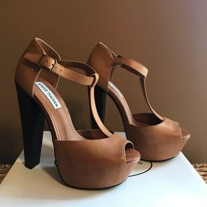 Steve Madden Dyvine Platform